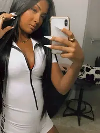 Oi meu nome e pietra sou uma escort com estilo de namoradinha e adoro uma safadeza bem liberal gosto de iniciar o encontro de modo carinhoso com beijo...