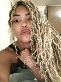 Ola eu sou juliana felix uma mulher de 35 anos uma companhia requintada e completa tenho um corpo esbelto e pequeno com uma vagina saborosa e pronta p...