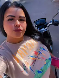Ola queridos tudo certo meu nome e amanda mendes sou uma morena forte e tatuada com um estilo de namorada estou aqui pronta para atender seus desejos...