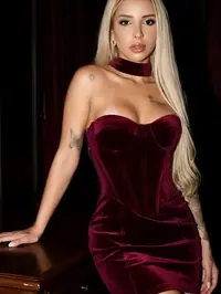 Oi meu nome e melissa rafaela tenho 19 anos e sou uma acompanhante em sao paulo estou louca para realizar suas fantasias sou uma linda jovem loira mag...