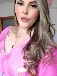 Oi queridos meu nome e bruna e sou uma escort de alto nivel com cabelos lisos pele suave e alva e adornada com tatuagens tudo isso a seu servico posso...