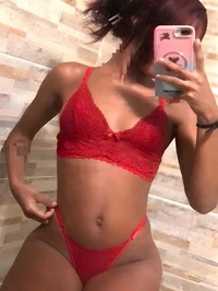 Oi meu nome e bruninha sou uma jovem adulta de 18 anos e trabalho como garota de programa sou morena sedutora e irresistivel garantindo deixar voce lo...