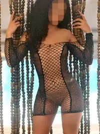 Oi querido sou uma morena pequenina que adora um sexo gostoso e estou inteiramente a sua disposicao sem restricoes tenho um rosto muito bonito seios n...