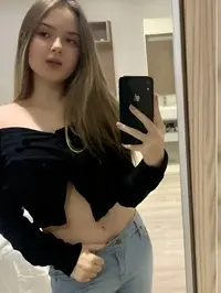 Ola meus queridos espero que estejam indo bem meu nome e melissa e tenho 18 anos sou uma menina jovem e iniciante no assunto apesar de ser magra sou m...