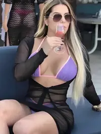 Ola me chamo nicole lopes tenho 27 anos e sou uma garota de programa brasileira que atualmente esta em teresina sou uma mulher audaciosa que tal curti...