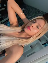 Oi meus queridos sou a nick uma ninfeta branca e carinhosa como namorada sou agradavel sem complicacao cheirosa e bastante ousada na cama completament...