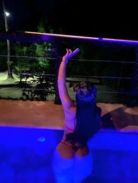 Oi queridos sejam bem vindos ao meu perfil meu nome e juliana e sou uma encantadora acompanhante ofereco um servico calmo e cativante do tipo namorada...